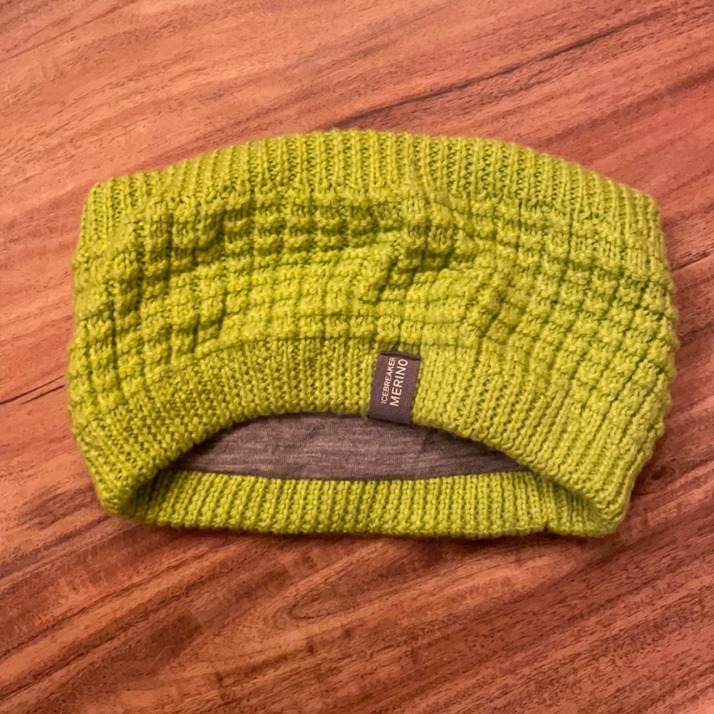 Icebreaker ear warmer